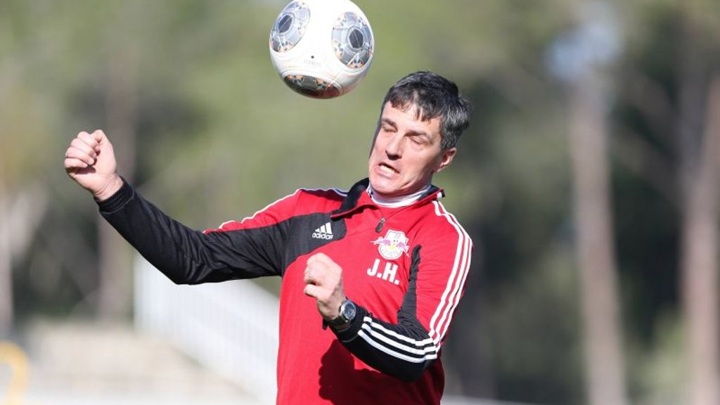 Jens Härtel arbeitete 2013/2014 als U19-Trainer bei RB Leipzig und sieht die Nachwuchsarbeit bei RB kritisch.