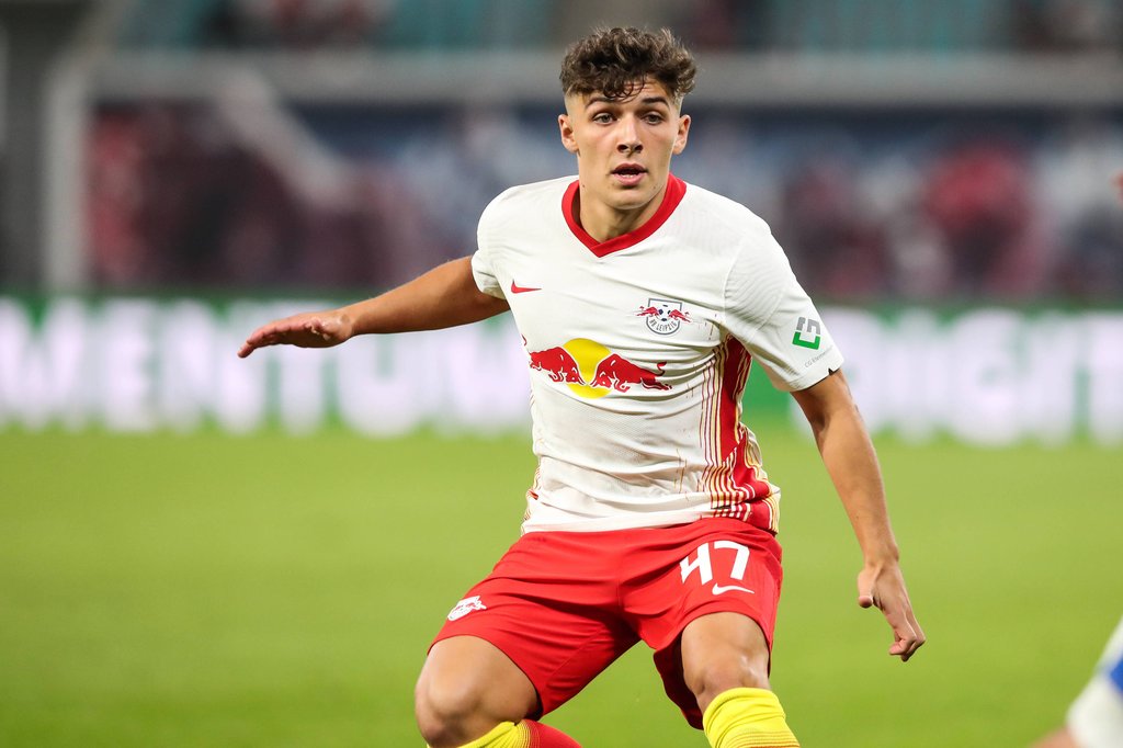 Joscha Wosz feierte gegen Schalke sein Bundesligadebüt für RB Leipzig.