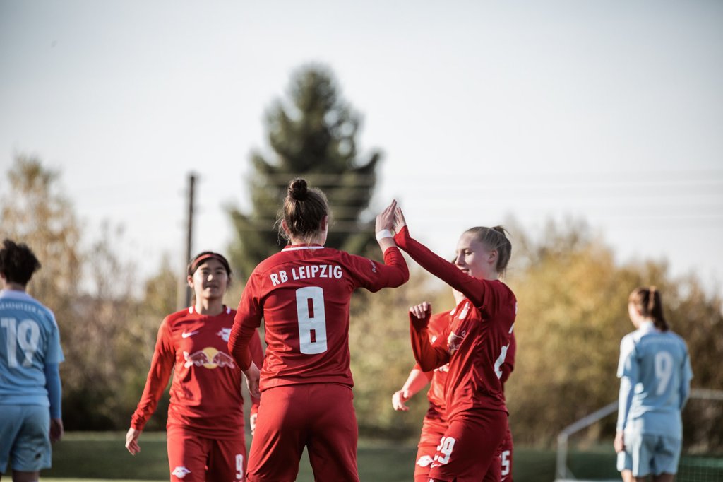 Die Frauen von RB Leipzig dürfen sich über ein Weiterkommen im Sachsenpokal freuen.
