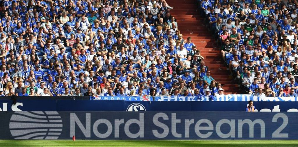 Der FC Schalke macht Werbung für ein politische umstrittene Projekt Nordstream 2.