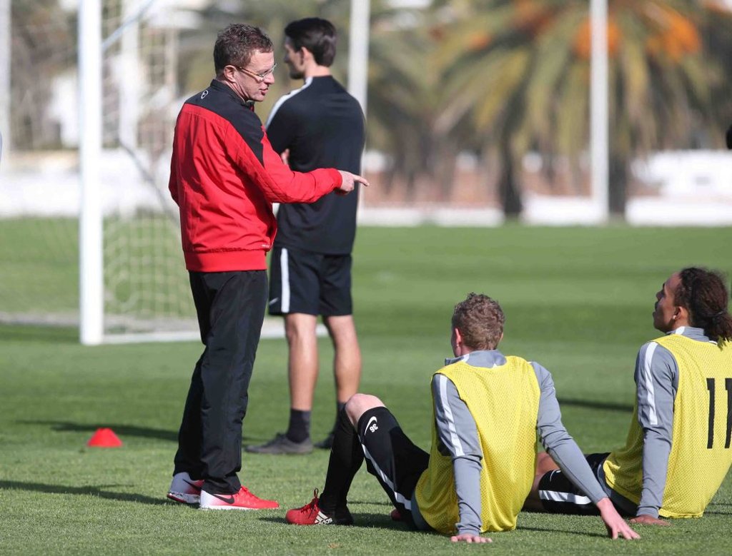 Ralf Rangnick auf dem Trainingsplatz in Lagos.