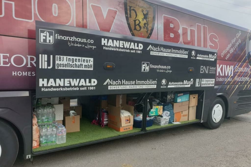 Der Bus der Holy Bulls fuhr am Freitag ins Krisengebiet nach Meckenheim.