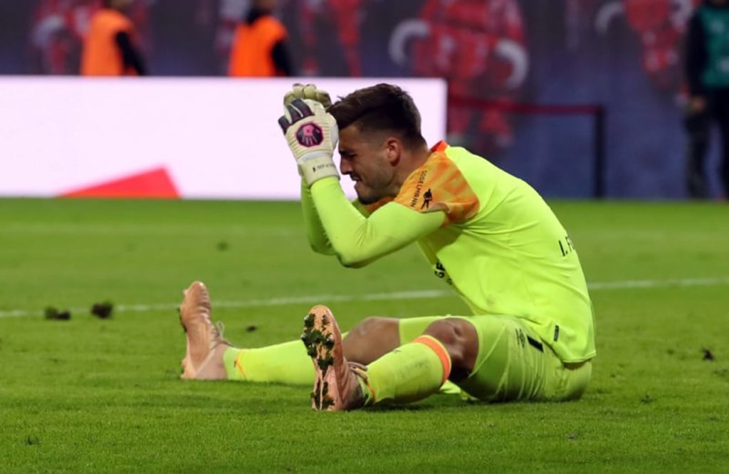 Ex-RB-Keeper Bredlow kann es nicht fassen – 0:4 nach 30 Minuten.