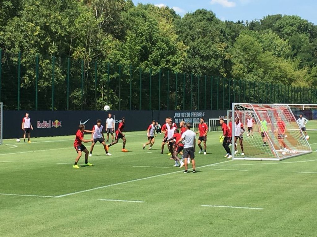 Kopfball-Handball: Training bei RB Leipzig am Dienstag