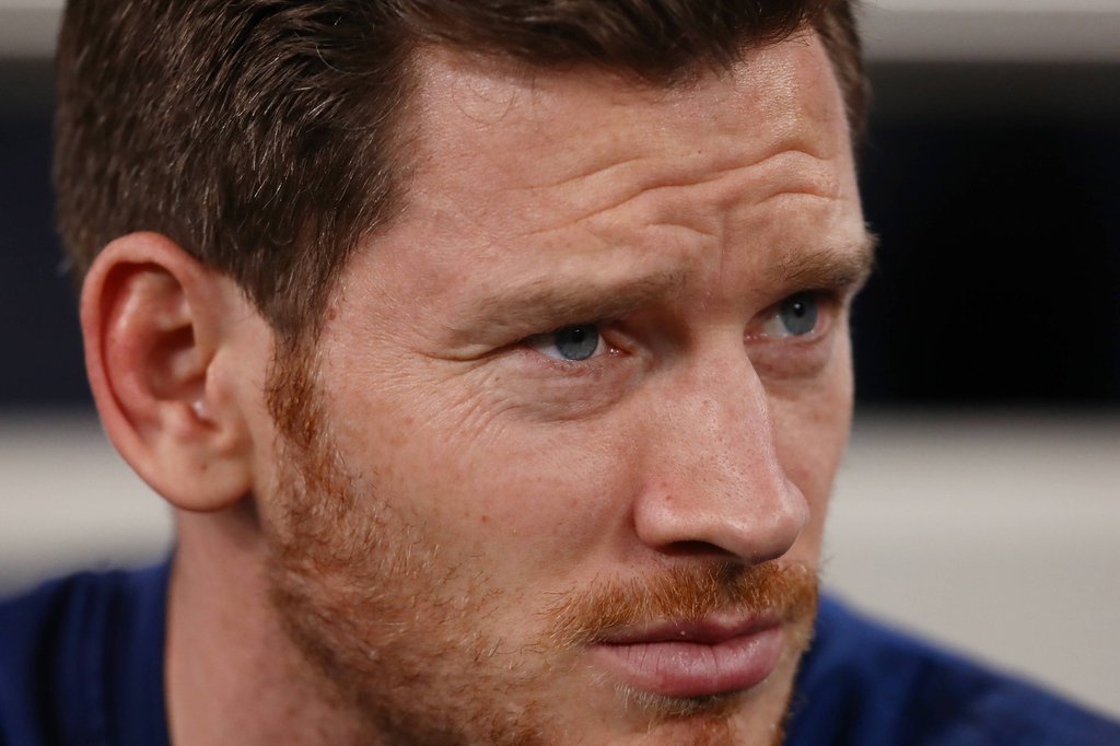 Tottenhams Jan Vertonghen beim Hinspiel gegen RB Leipzig auf der Bank.