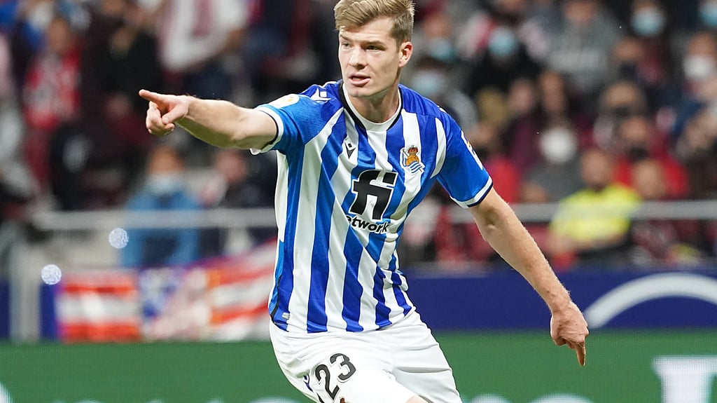 Alexander Sörloth von Real Sociedad feiert ein Tor während eines La Liga-Spiels.
