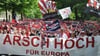 „Arsch hoch für Europa” fordern die Fans von RB Leipzig.
