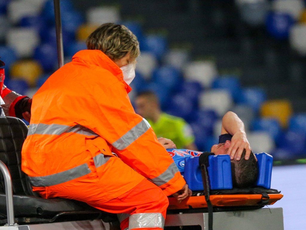 Krankentransport: Diego Demme nach dem K.o.