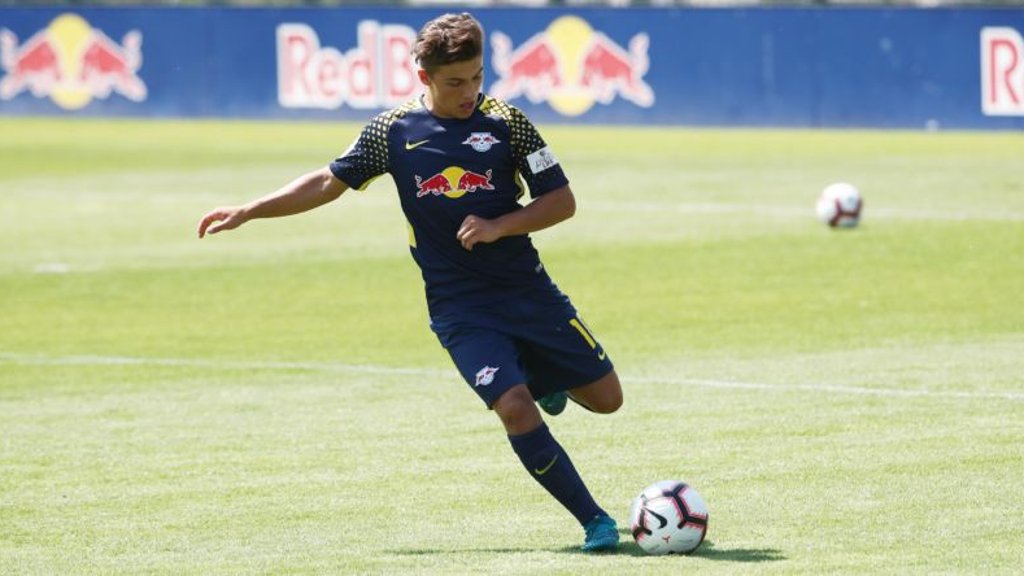 Joscha Wosz ist mit der U17 von RB Leipzig erfolgreich.