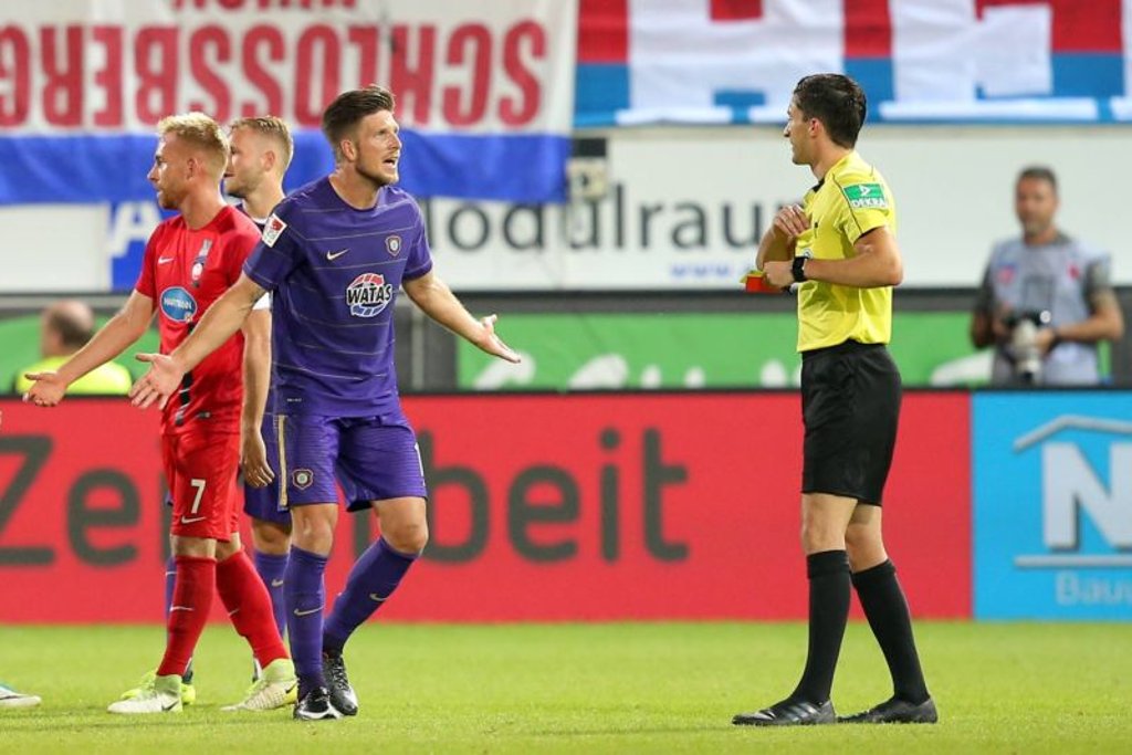 Florian Badstübner hofft für seine Premiere bei RB Leipzig auf mehr Akzeptanz für seine Entscheidungen als zuletzt in Heidenheim.