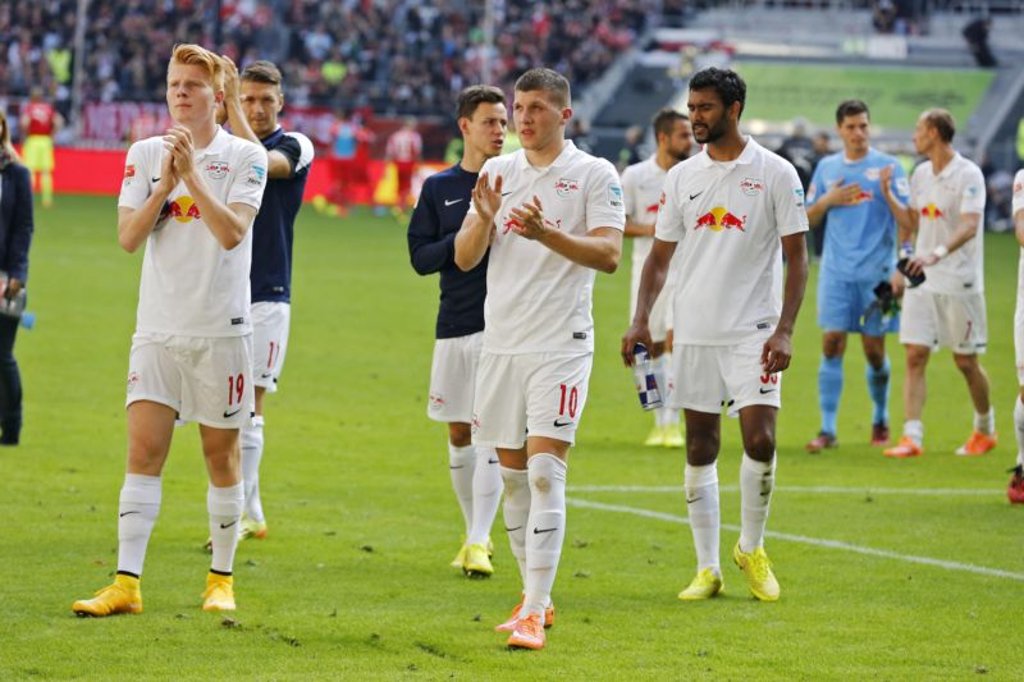 Missverständnis Leipzig: Ante Rebic (Mitte) und Marvin Compper (rechts) 2014