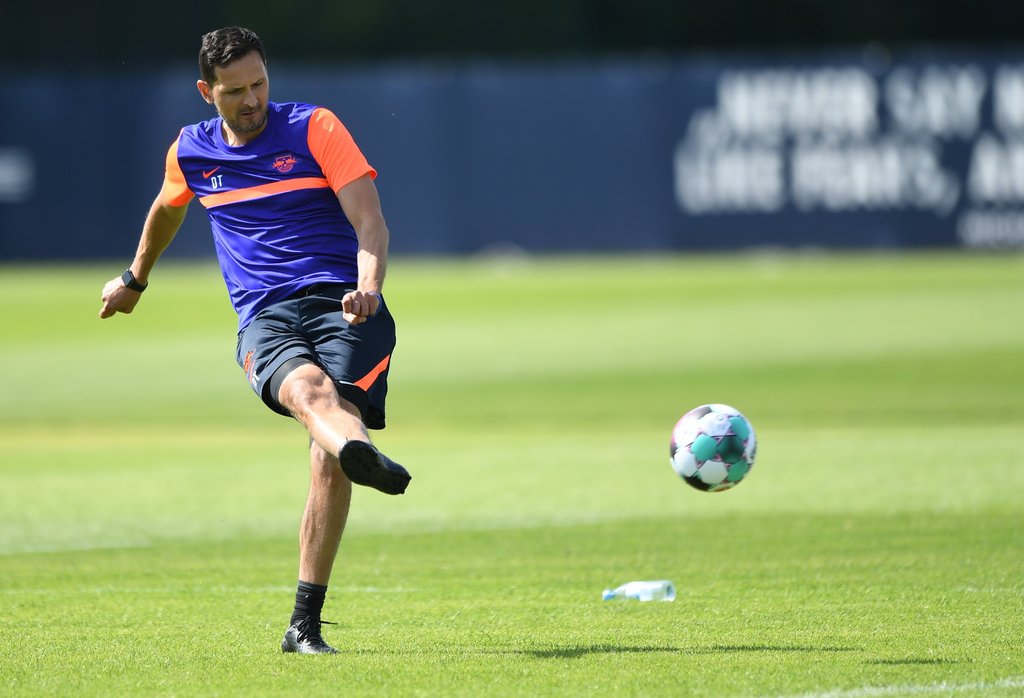 Der neue Co-Trainer Dino Toppmöller beim Leipziger Trainingsstart am Mittwoch.
