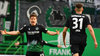 Dominik Kaiser jubelt mit Hannover 96 über den Sieg gegen Greuther Fürth.