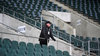 Sowie beim ersten Geisterspiel der Bundesligageschichte am Mittwoch in Gladbach, wird es kommendes Wochenende in allen Stadien des Fußballoberhauses aussehen.