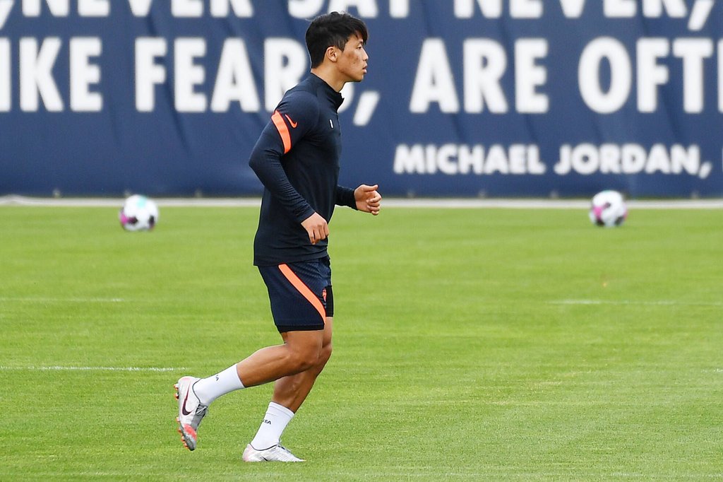 Erstes Spiel, erster Einsatz von Beginn an: Hee-chan Hwang.