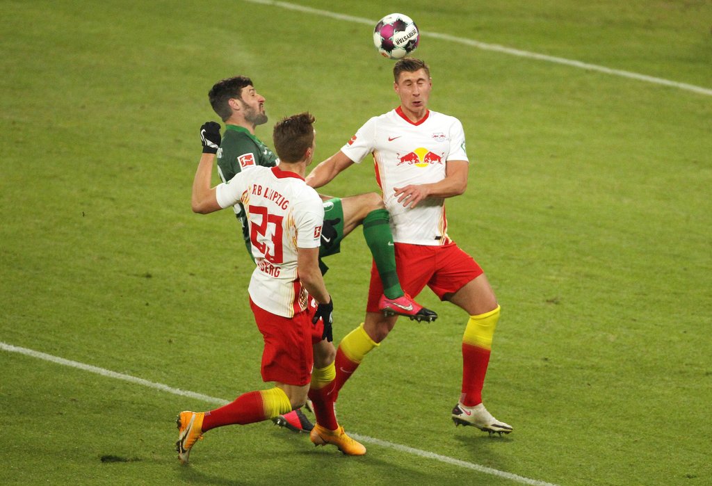 Eng am Mann: Willi Orban und Marcel Halstenberg.