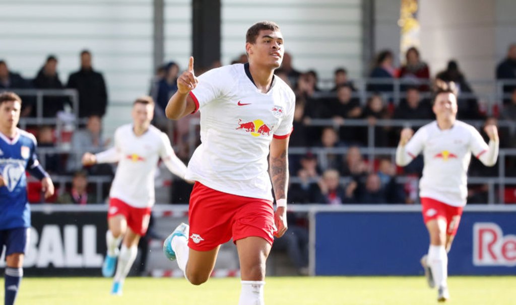 Noah Holm erzielt das zwischenzeitliche 1:1 für die U19 von RB Leipzig gegen Olympique Lyon.