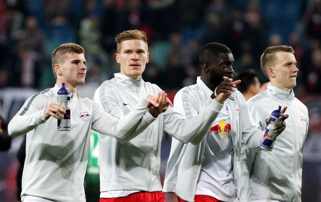 Marcel Halstenberg (2. von links) und Dayot Upamecano (2. von rechts) stehen in der Defensive von RB Leipzig immer stärker im Mittelpunkt.