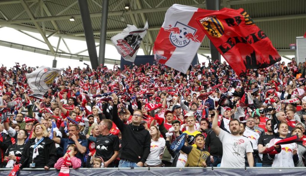 Im Fanblock können sich die Anhänger von RB Leipzig über die Preise ihrer Dauerkarten nicht beschweren.