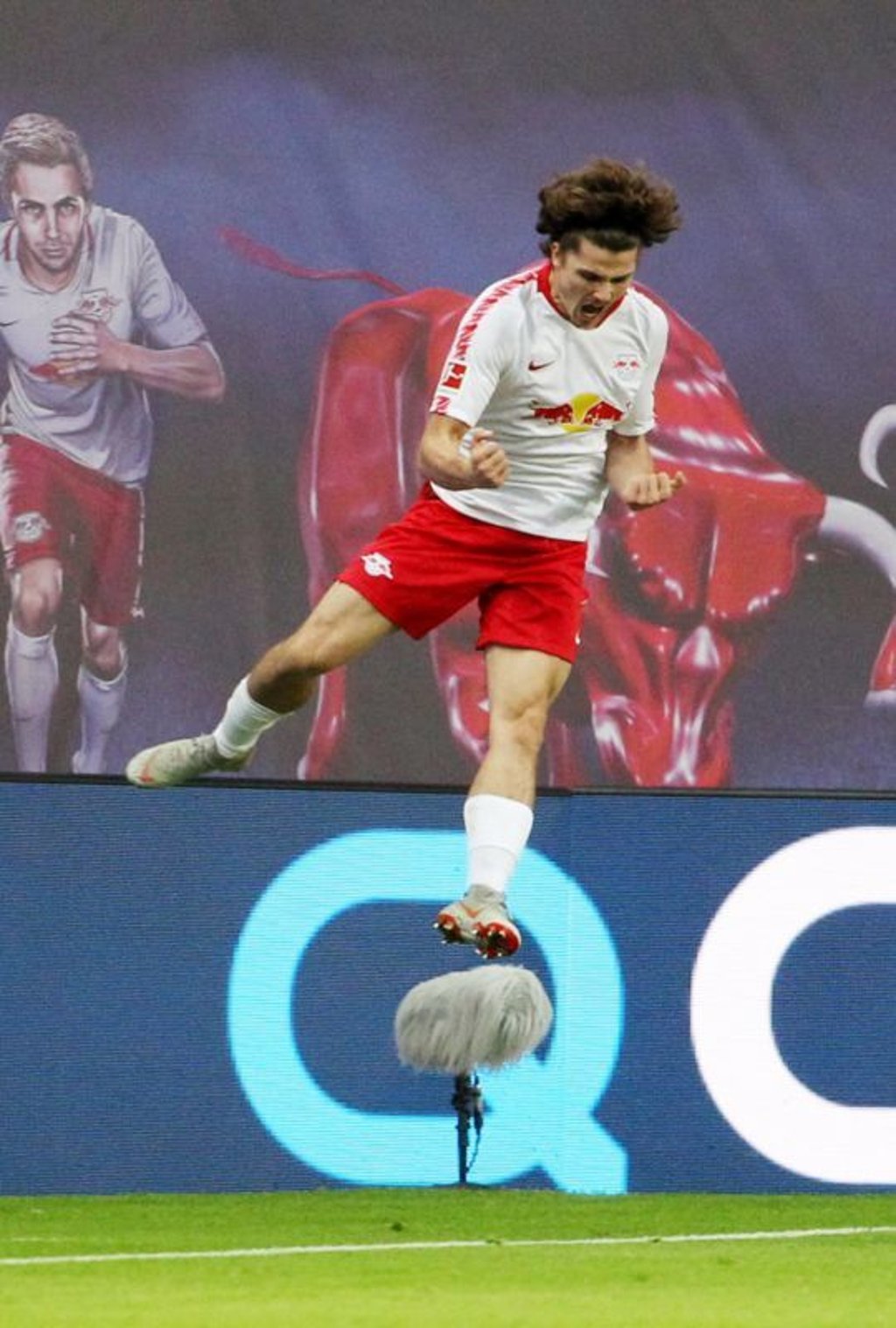 Endlich wieder getroffen! Marcel Sabitzer machts wie Ronaldo.