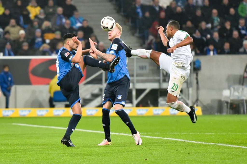 "Bei RB Leipzig aus dem Rennen; Nadiem Amiri (TSG Hoffenheim, li.) und Sergne Gnabry (hier noch Werder Bremen, re.)."