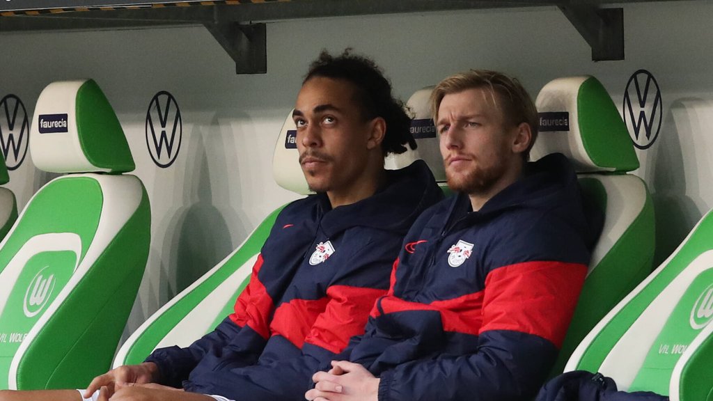 Yussuf Poulsen (l.) als RB-Edelreservist neben Emil Forsberg.