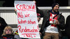 „Corona? Nö, wir haben schon Rinderwahn!”: Plakat von RB-Fans beim Spiel gegen Tottenham.