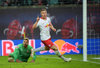 RBL-Kapitän Willi Orban jubelt nach seinem Tor zum 1:0 gegen den VfB Stuttgart.