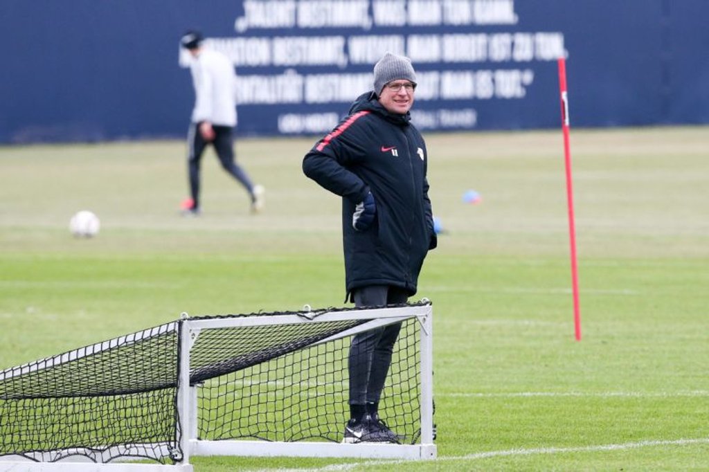 Ralf Rangnick bittet sein Team ab Dienstag am Cottaweg wieder zum Üben.