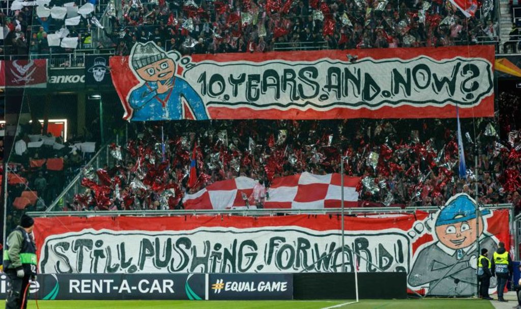 Die Fans von RB Leipzig thematisieren den 10. Geburtstag bereits in Form von Choreos.