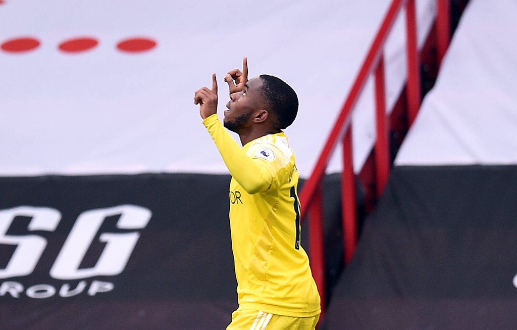 Ademola Lookman erzielte für den FC Fulham ein Traumtor.