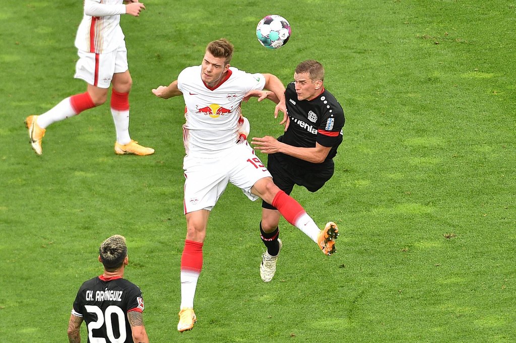 Glanzloses Debüt: Alexander Sörloth gegen Sven Bender.