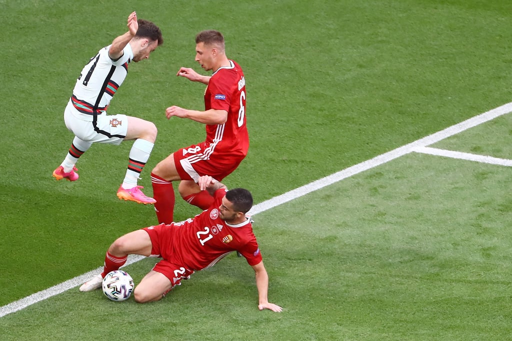 Aufopferungsvoll, aber im Pech: RB-Profi Willi Orban und Kollege Botka gegen Portugals Dioga Jota