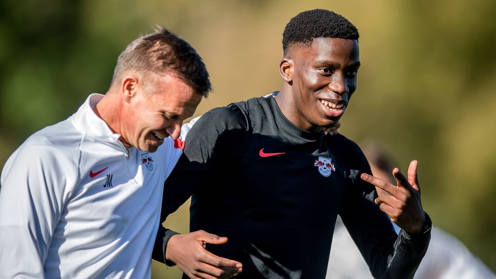 „Er muss mit mehr Tempo spielen”: Jesse Marsch kritisiert RB Leipzigs Youngster Ilaix Moriba.