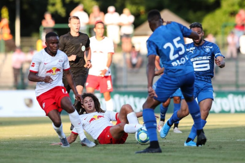 Ademola Lookman bleibt bis 2024 bei RB Leipzig. Ampadu sieht erstmal nur die Leihe.