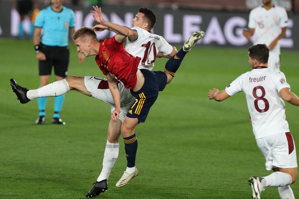 Paso doble: Dani Olmo beim Tanz mit dem Schweizer Xhaka
