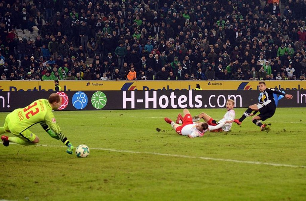 Den Sieg in der Nachspielzeit festgehalten: Peter Gulacsi