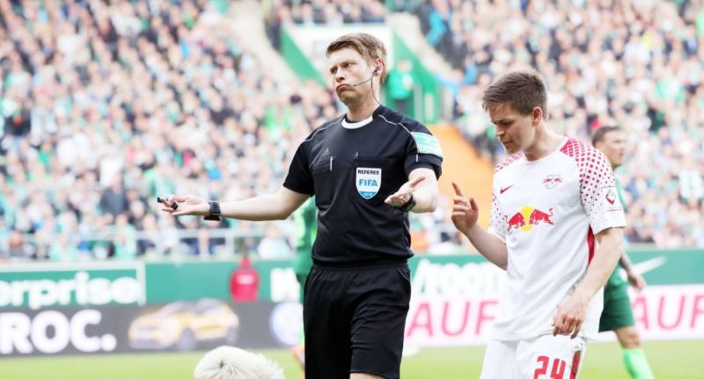 Christian Dingert war zuletzt 2018 in Bremen bei einem Spiel von RB Leipzig im Einsatz.