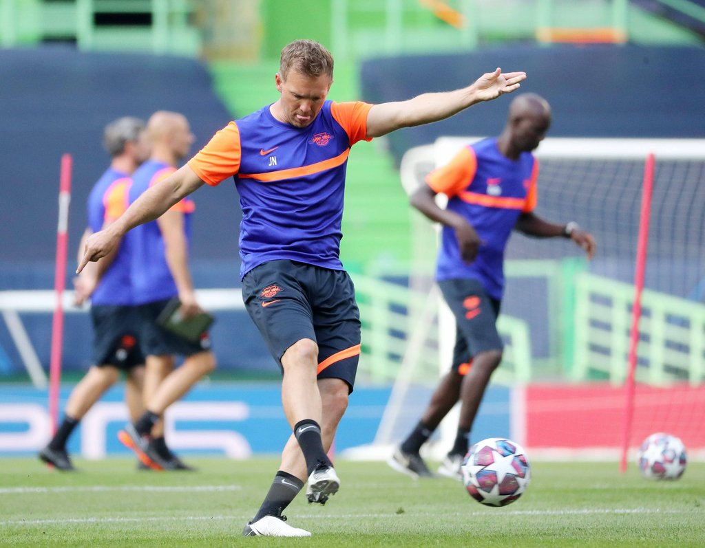 RB-Coach Julian Nagelsmann beim Abschlusstraining in Lissabon