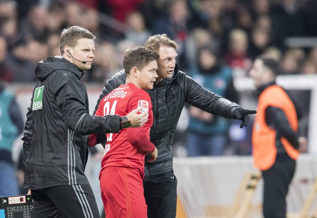 Trainer Ralph Hasenhüttl mit seinem „Ersatz-Kapitän“ Dominik Kaiser.
