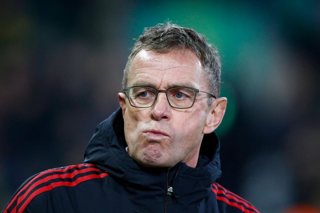 Ralf Rangnick könnte bei Manchester United aufgrund von Corona-Erkrankungen Probleme bekommen.