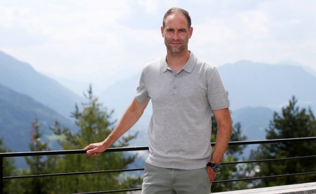 Kurzbesuch im Trainingslager: Oliver Mintzlaff