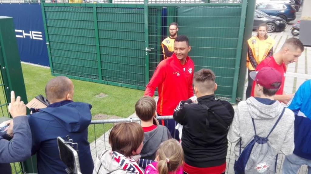Luan Candido wirkt noch etwas scheu, stand aber für Autogramme und Selfies bereit.