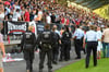 Polizei im und vor dem Kölner Block