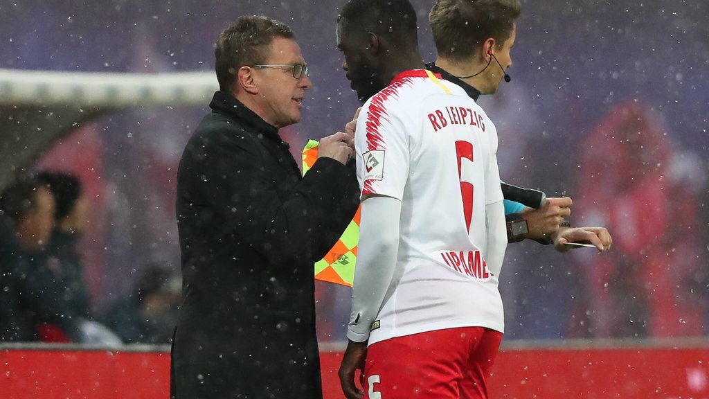 Ralf Rangnick und Dayot Upamecano.