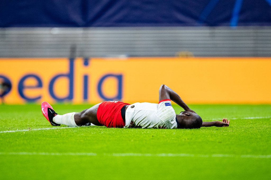 Mal wieder hart gelandet: RB und Dayot Upamecano.