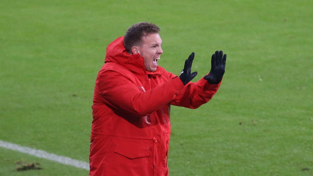 Signalfarbe Rot: Nagelsmann bläst zum Angriff.