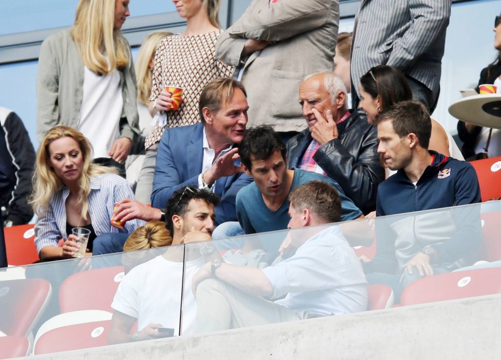 Der Oberbürgermeister und der Mäzen: Leipzigs OB Burkhard Jung (Zweiter von links) neben Red-Bull-Boss Dietrich Mateschitz