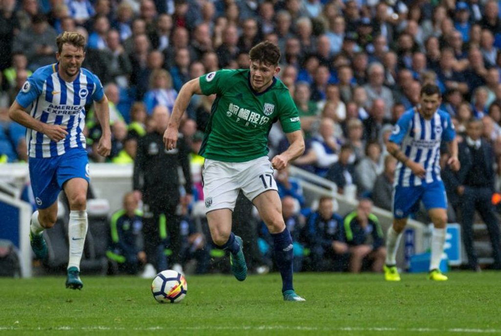 Kraftpaket: Oliver Burke im Trikot von West Bromwich Albion (rechts).