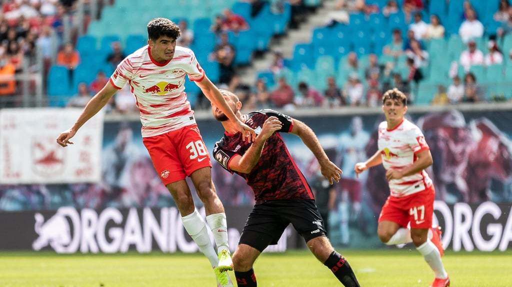 RB Leipzigs Hugo Novoa (l.) fährt nicht mit nach Köln.